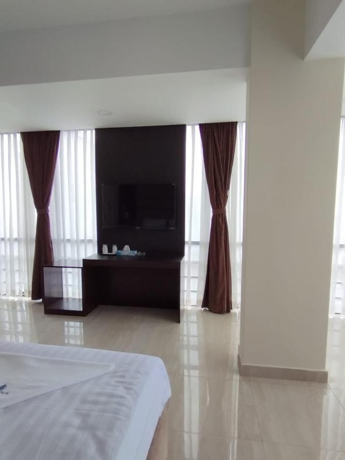 White Park Hotel & Suites Chittagong Extérieur photo